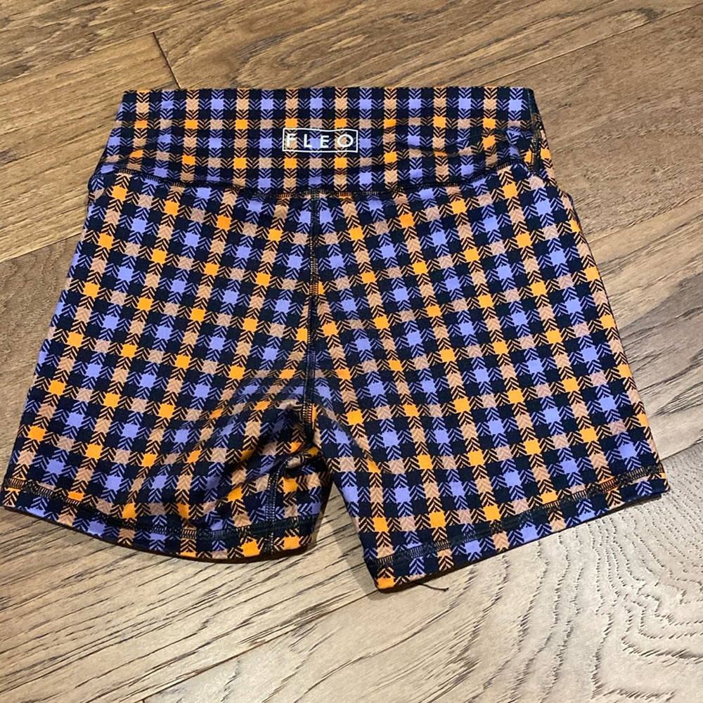 EUC size medium fleo shorts